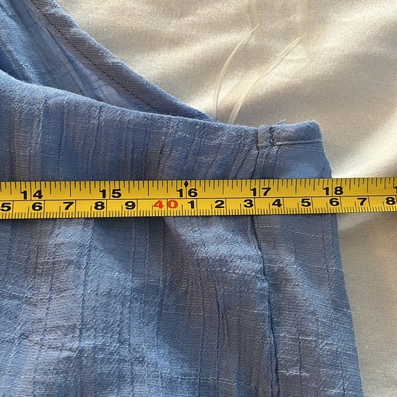 IZ Byer top with necklace - Picture 7 of 11